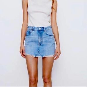 Zara Trafulac Distressed Raw Hem Denim Mini Skirt Medium